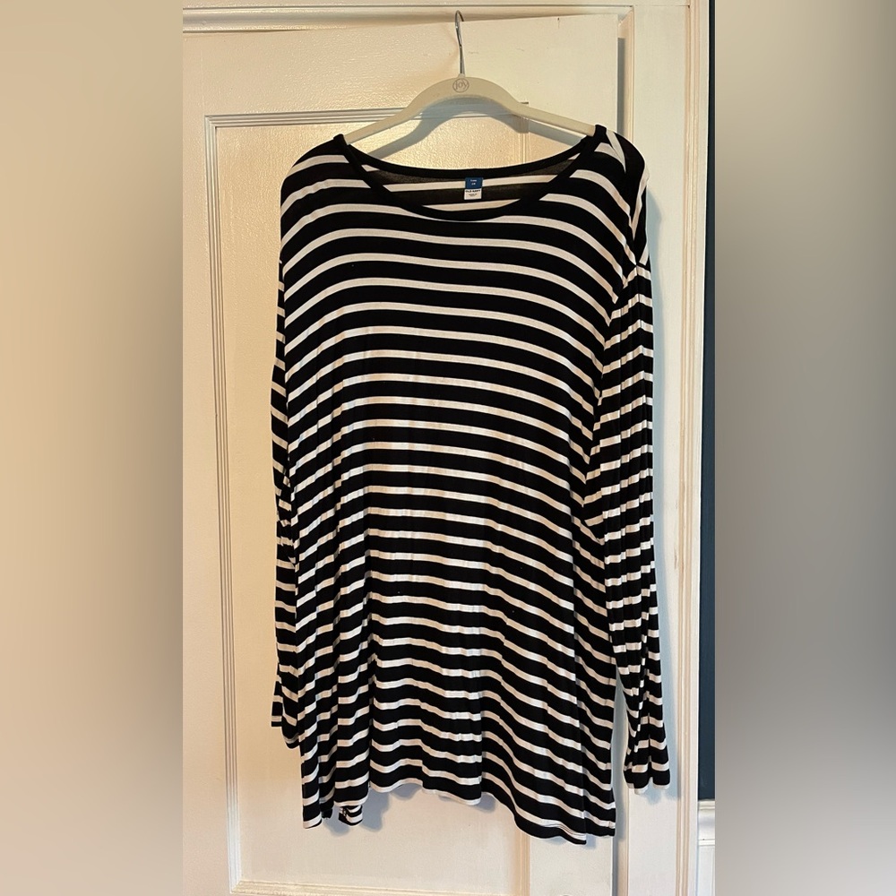 Old Navy Black and White Striped Long Sleeve Luxe Tunic Top
